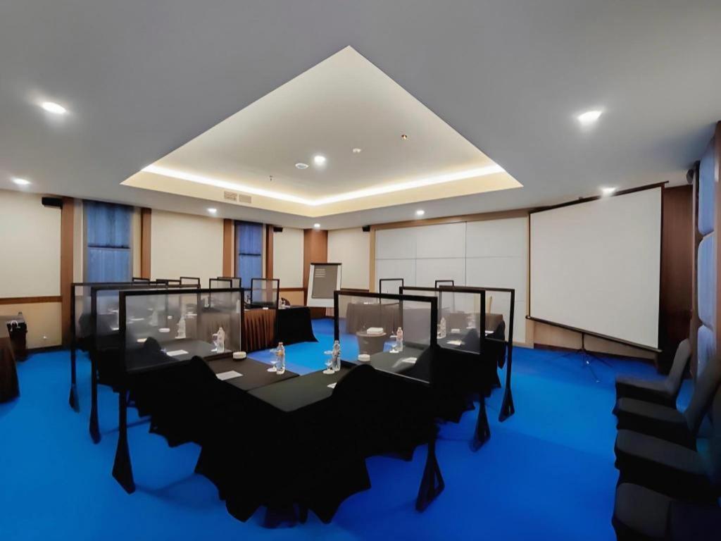 Grand Qin Hotel Banjarbaru Esterno foto