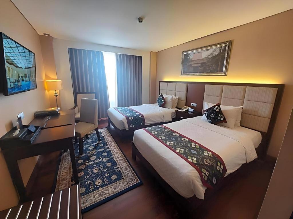 Grand Qin Hotel Banjarbaru Esterno foto