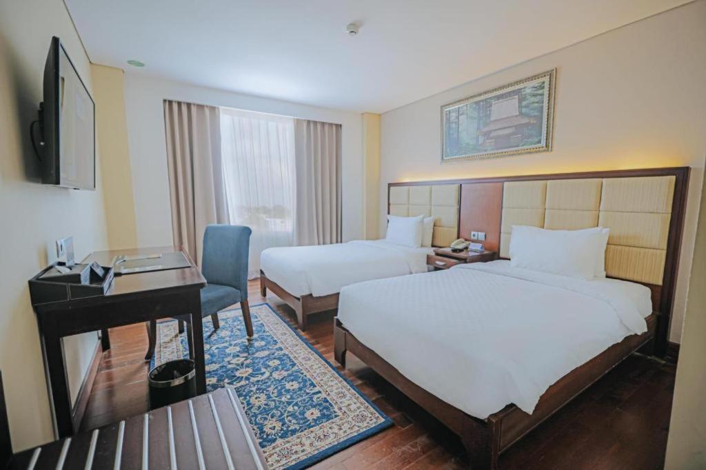 Grand Qin Hotel Banjarbaru Esterno foto