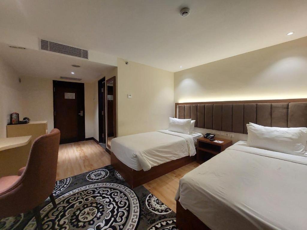 Grand Qin Hotel Banjarbaru Esterno foto