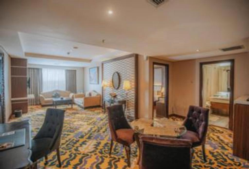 Grand Qin Hotel Banjarbaru Esterno foto