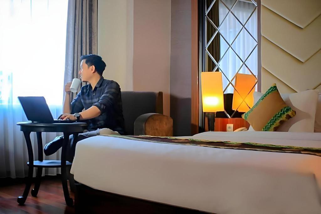 Grand Qin Hotel Banjarbaru Esterno foto