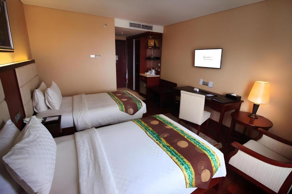 Grand Qin Hotel Banjarbaru Esterno foto