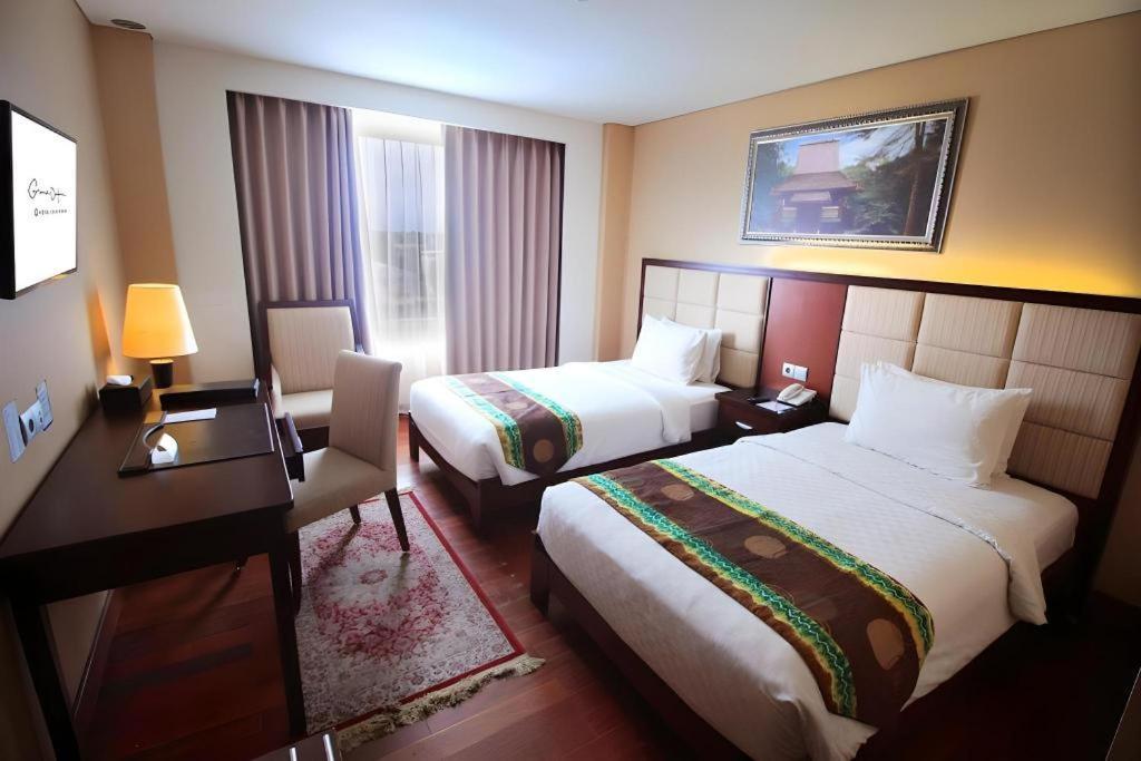 Grand Qin Hotel Banjarbaru Esterno foto