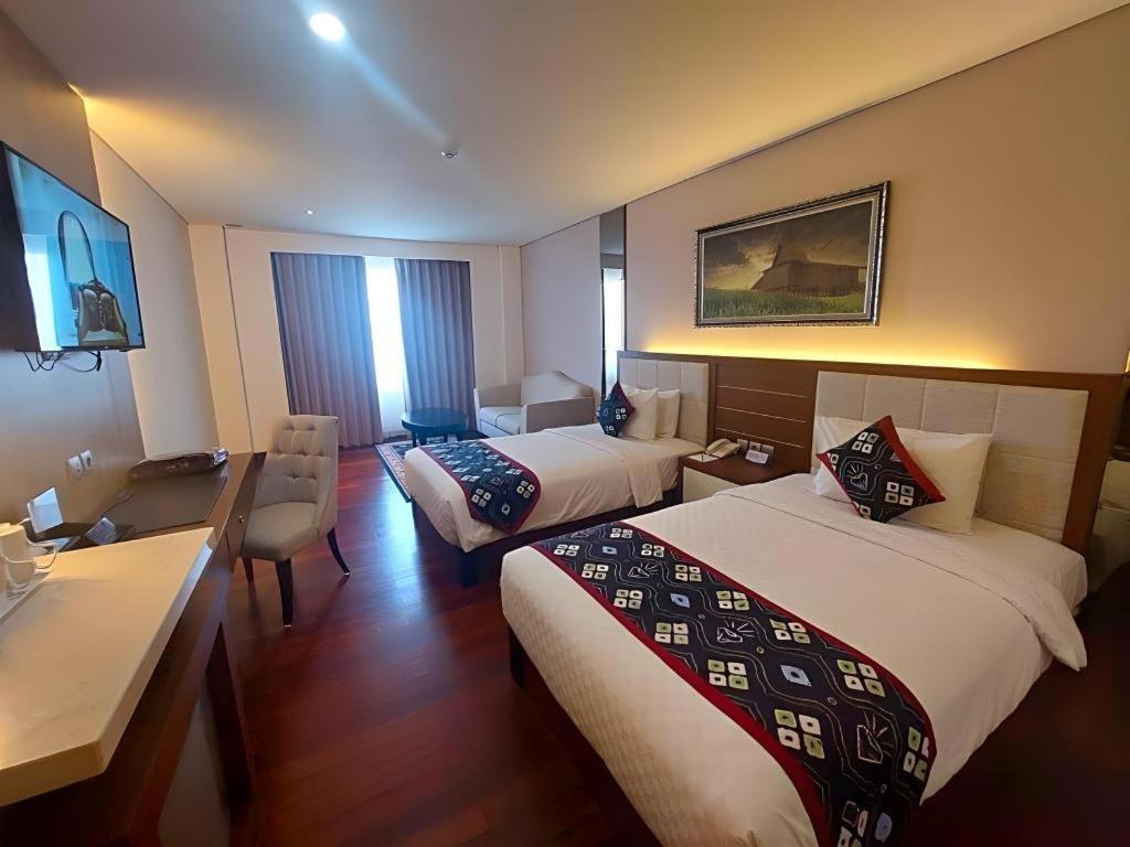 Grand Qin Hotel Banjarbaru Esterno foto